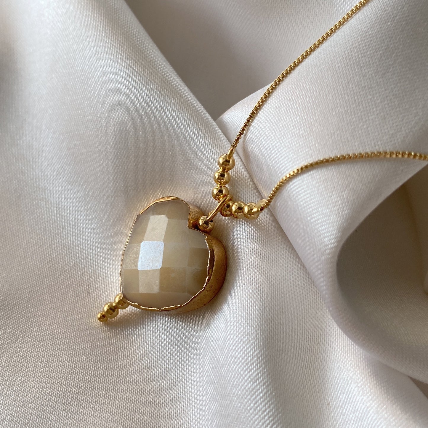Collar piedra corazón