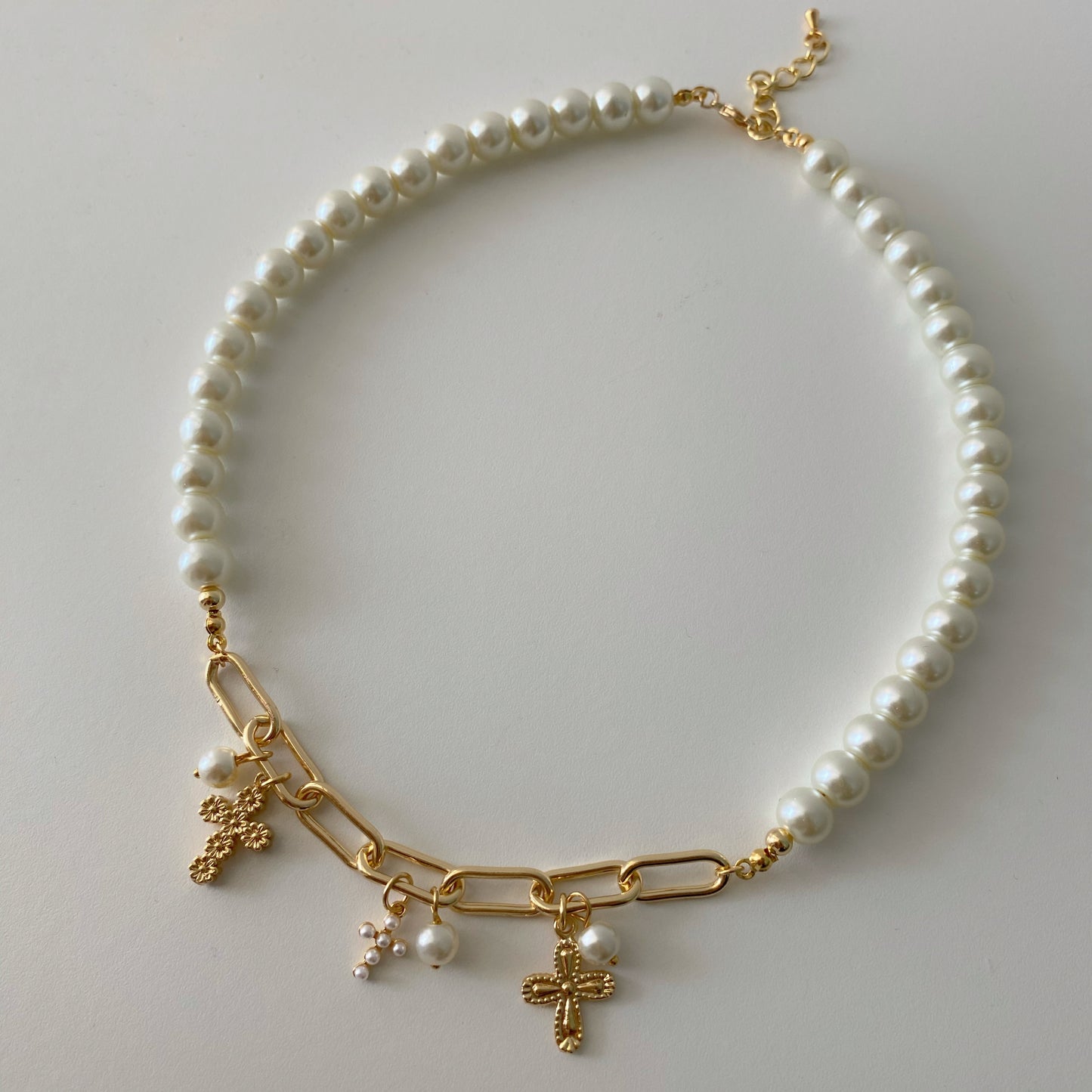 Choker Perlas con cruces
