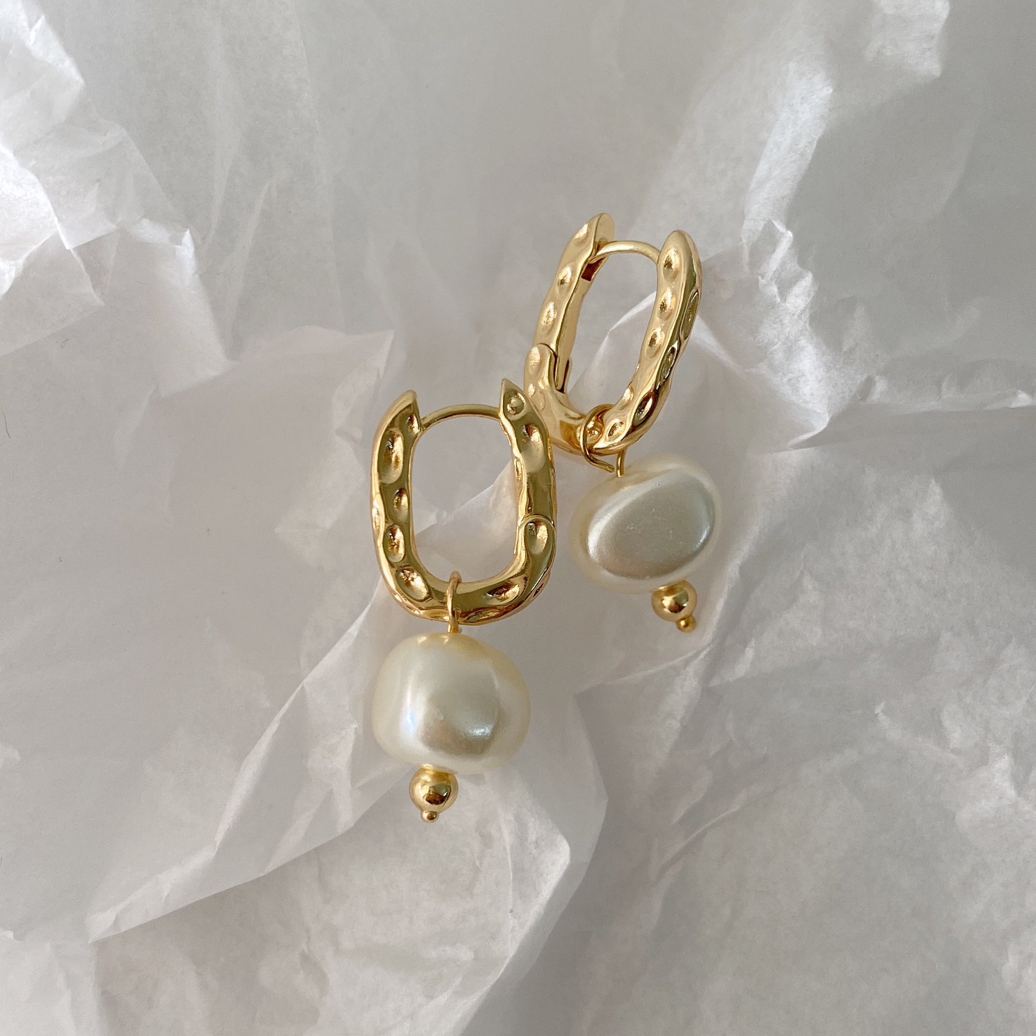 Arracada oval irregular