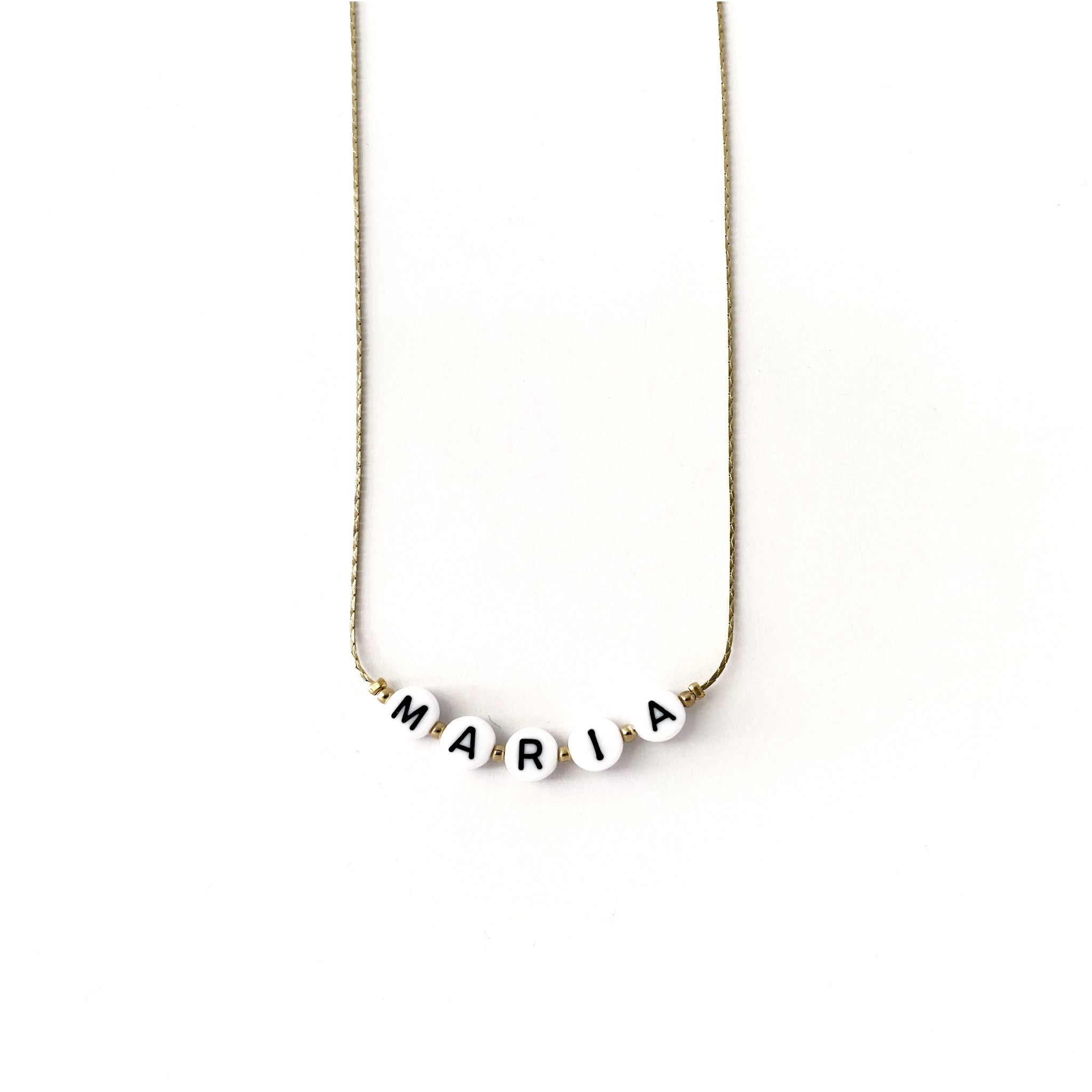 Collar personalizado letras blancas