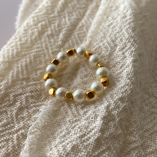 Anillo perla cubo
